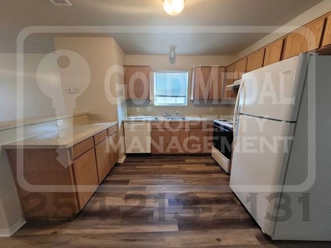 Building Photo - Charming 3-bed, 2-bath fourplex located in southwest Killeen. - Now available for rent!