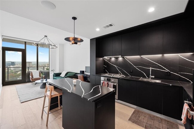 Building Photo - 44 East Ave