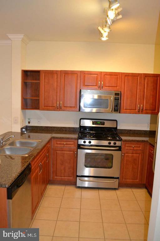 Building Photo - 12937 Centre Park Cir