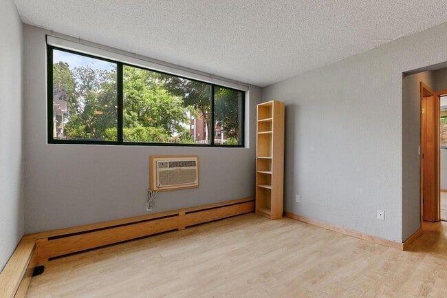 Building Photo - 2530 1st Ave S