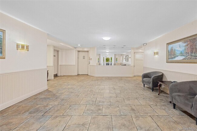 Building Photo - 255 Bronx River Rd