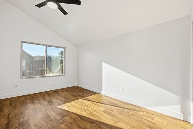 Building Photo - Fully Renovated Home in University City!