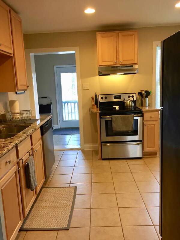 Building Photo - 4021 Valley Springs Rd