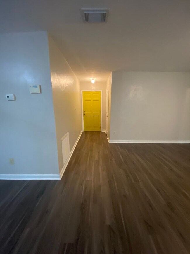 Building Photo - 3701 Bentley Dr