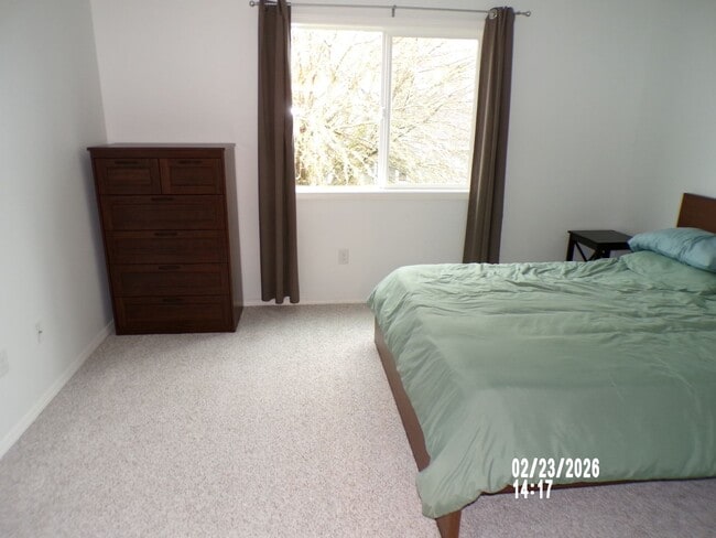 Building Photo - Home in the Willamette Landing neighborhood