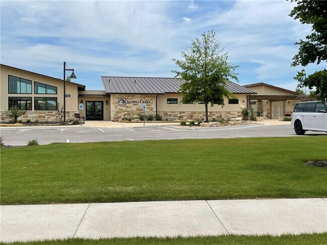 Building Photo - 609 Paddock Ln