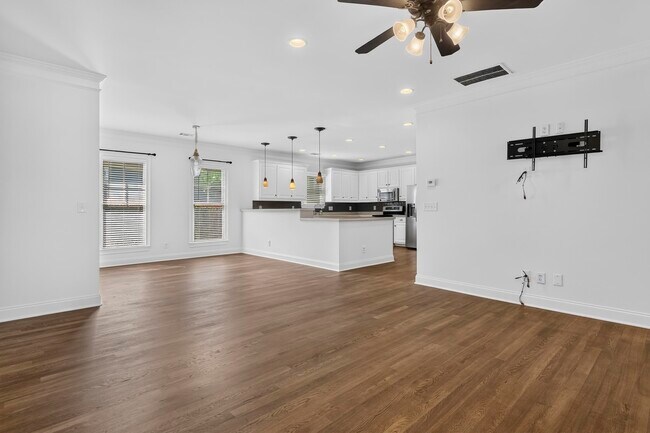 Building Photo - 1081 Carriage Ridge Dr