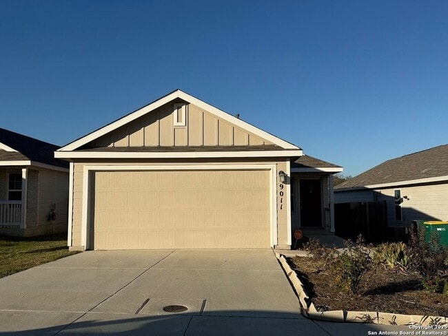 Primary Photo - 9011 Little Hoss