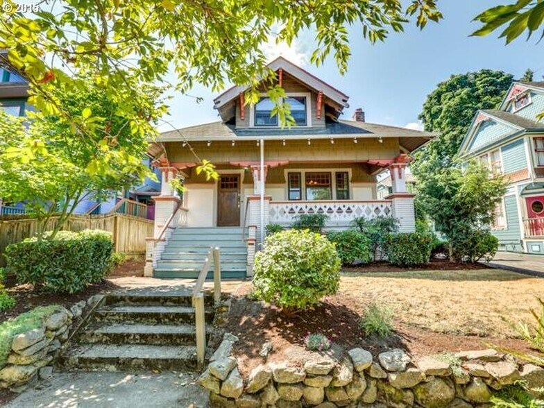 Primary Photo - 4008 SE Yamhill St