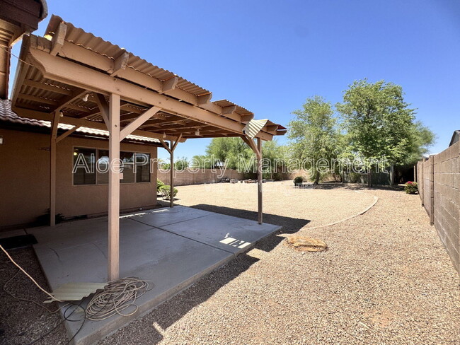 Building Photo - 9138 W Ross Ave