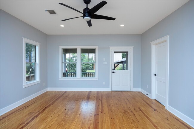 Building Photo - 1102 Bingham St
