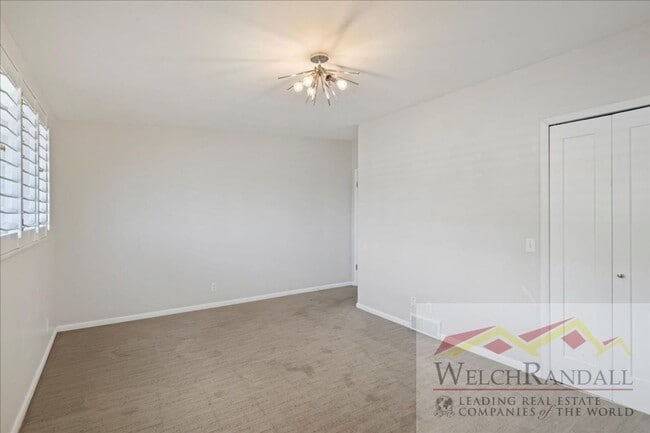 Building Photo - Beautifully Updated Single Family Home in ...