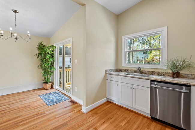 Building Photo - 312 Chalfonte Dr