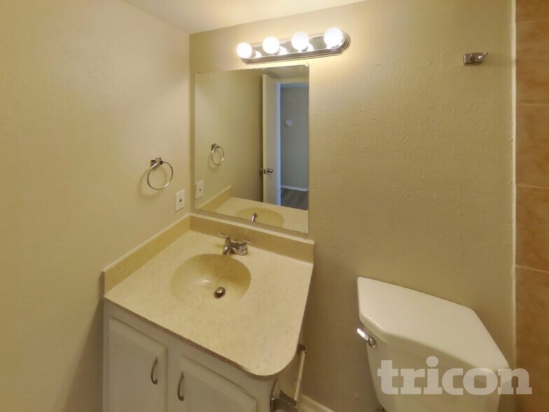 Building Photo - 3312 Woodlark Dr