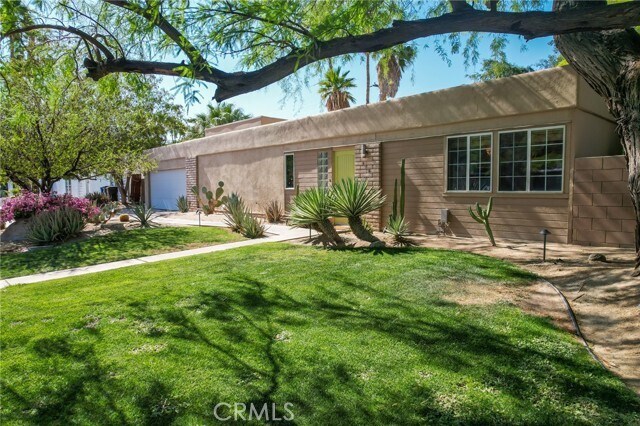 Building Photo - 576 E Desert Holly Cir