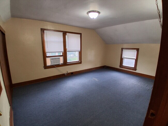 Building Photo - 205 E Phoenix Ave