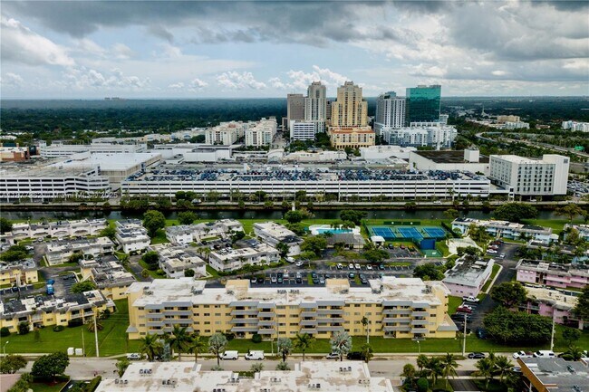Building Photo - 7410 SW 82nd St