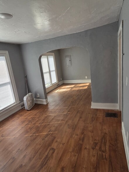 Building Photo - 524 N Walnut St