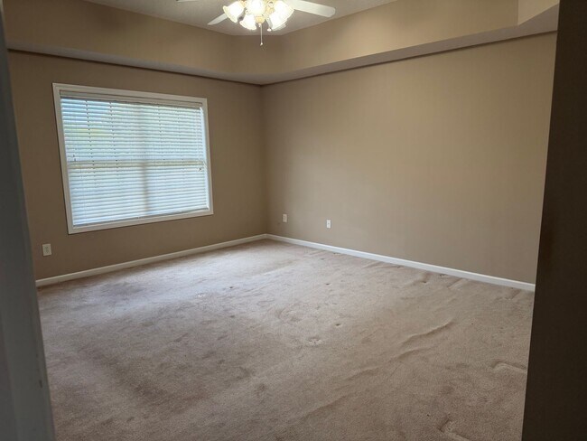 Building Photo - Lenoir City 37771 - 4 bedroom 2.5 bath - call Sharon Arnwine 865-313-7215
