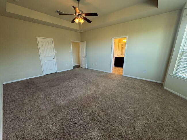 Building Photo - 8900 Viewpark Ln