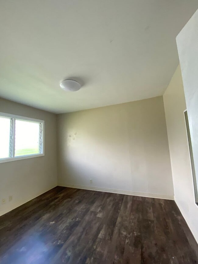 Building Photo - Single Family 3 Bedroom/1 Bath
