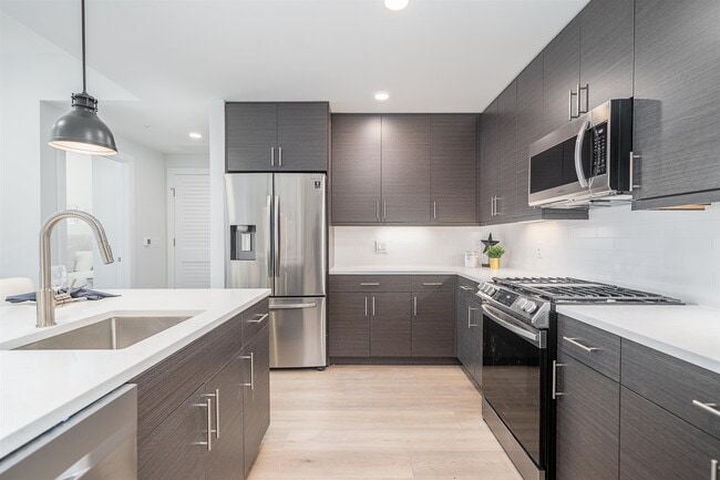 Building Photo - 418 Palisade Ave