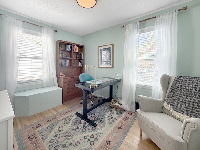 Building Photo - Gorgeous 3-Bed/2 Bath in the Heart of Saint Louis Park - Dogs Welcome!