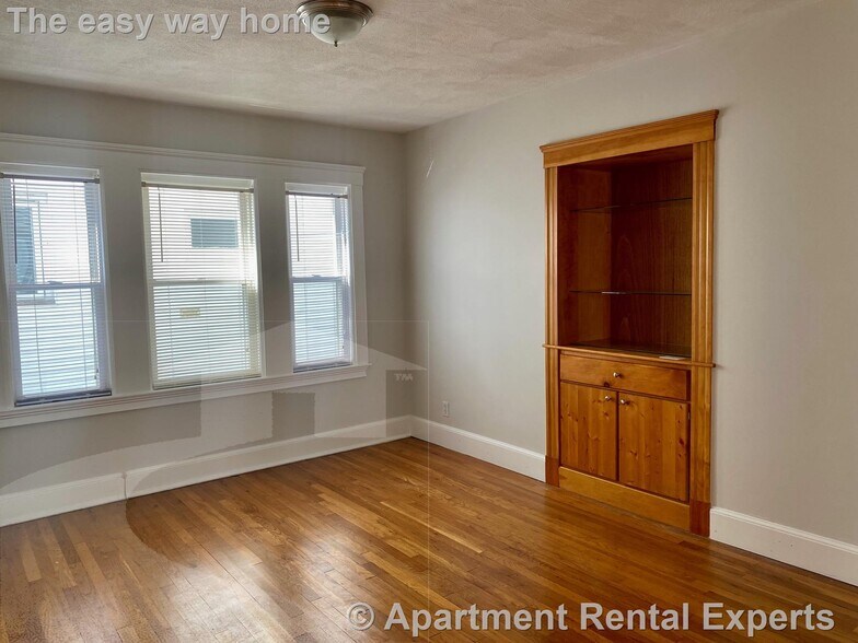 Building Photo - 12 Silvey Pl