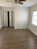 Building Photo - 402 W 22nd Street