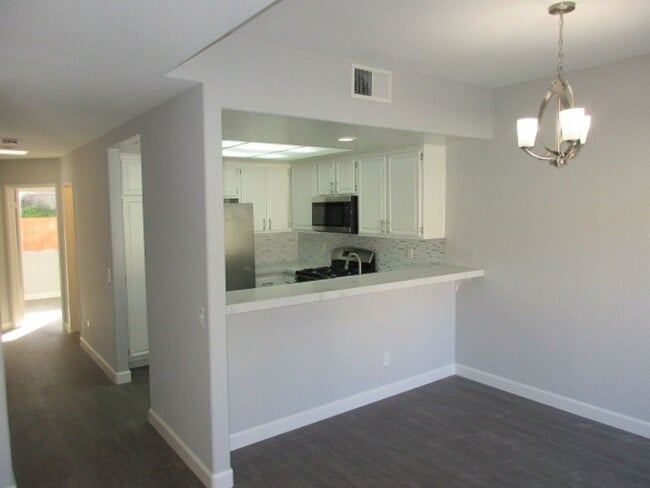 Building Photo - Scripps Ranch - Upgraded - 2BD/2BA - Unit in Terraces at Scripps Ranch