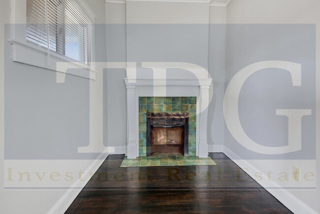 Building Photo - 573 S Crescent Ave