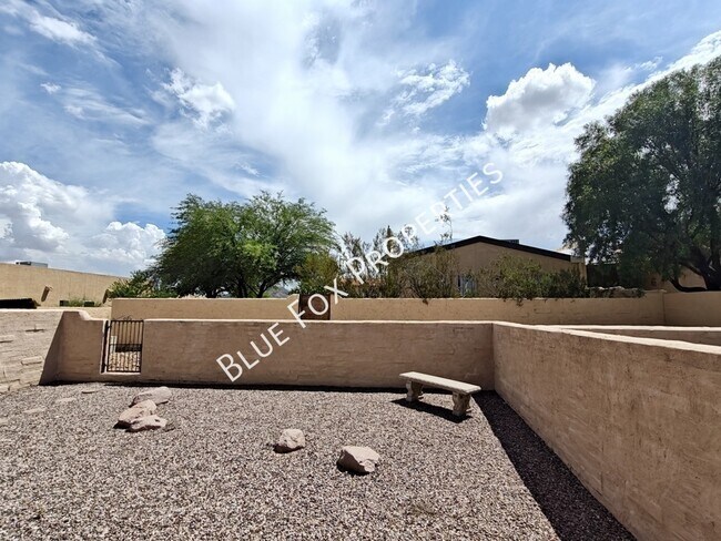 Building Photo - 2415 W Calle Retana