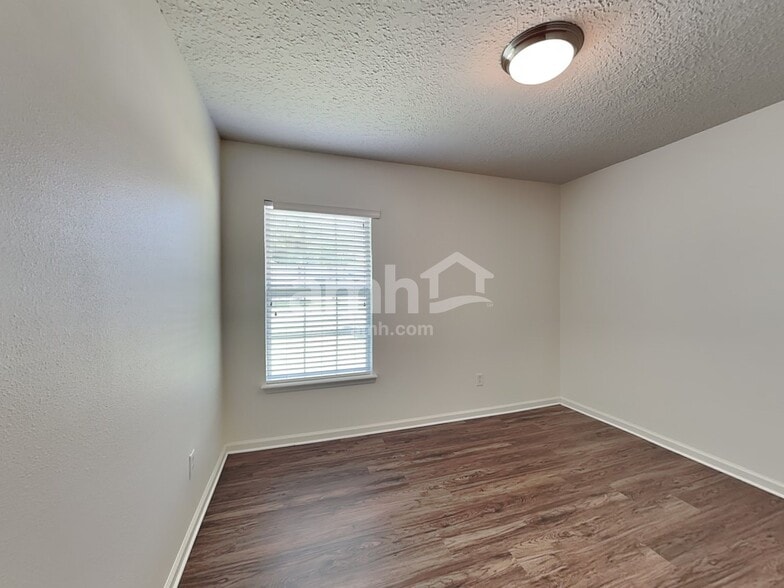 Building Photo - 76227 Deerwood Dr