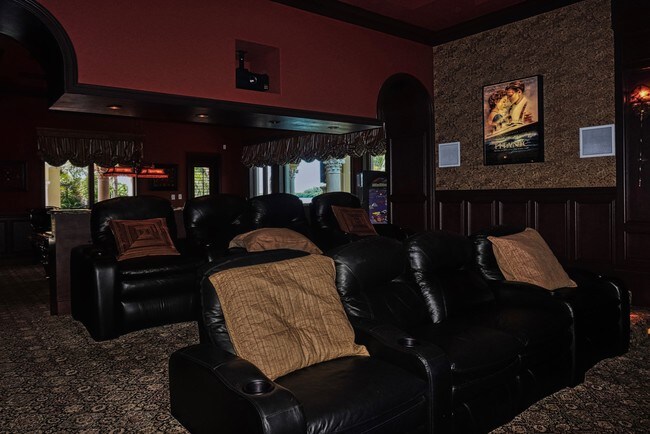 Building Photo - 1363 Oceanview Dr