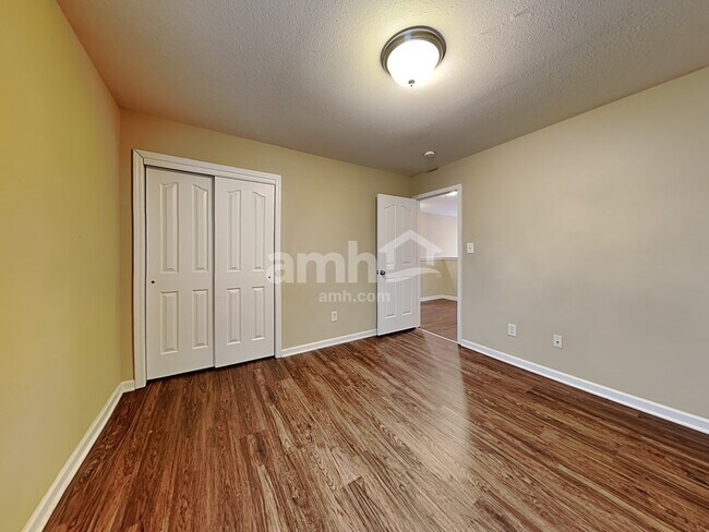 Building Photo - 2439 Fiddlers Glenn Dr
