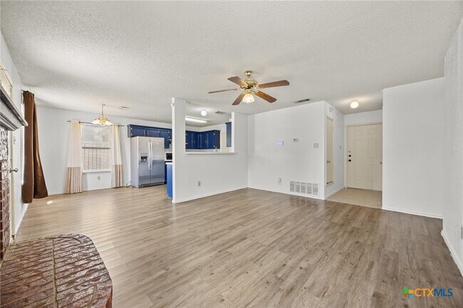 Building Photo - 2804 Cactus Dr