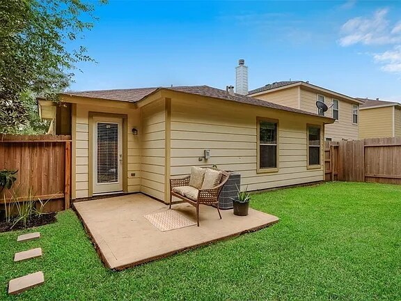 Building Photo - 19523 Rippling Brook Ln