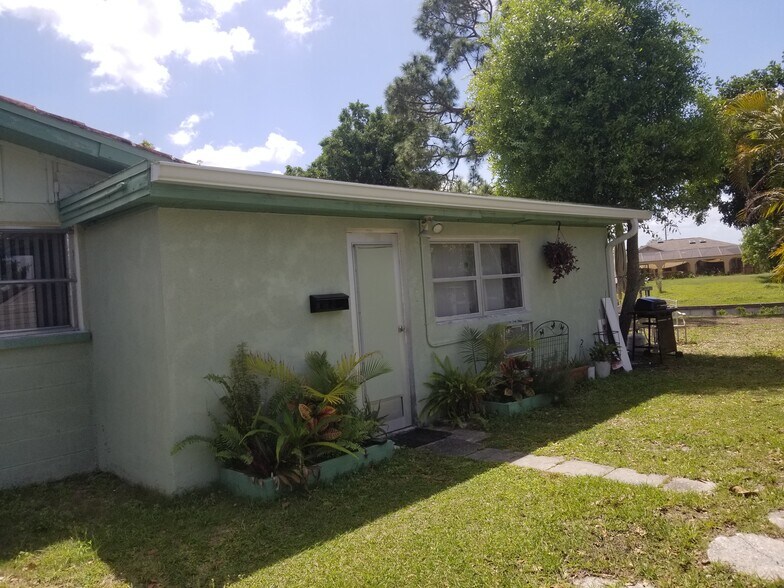 Building Photo - 300 Salem Ave NW