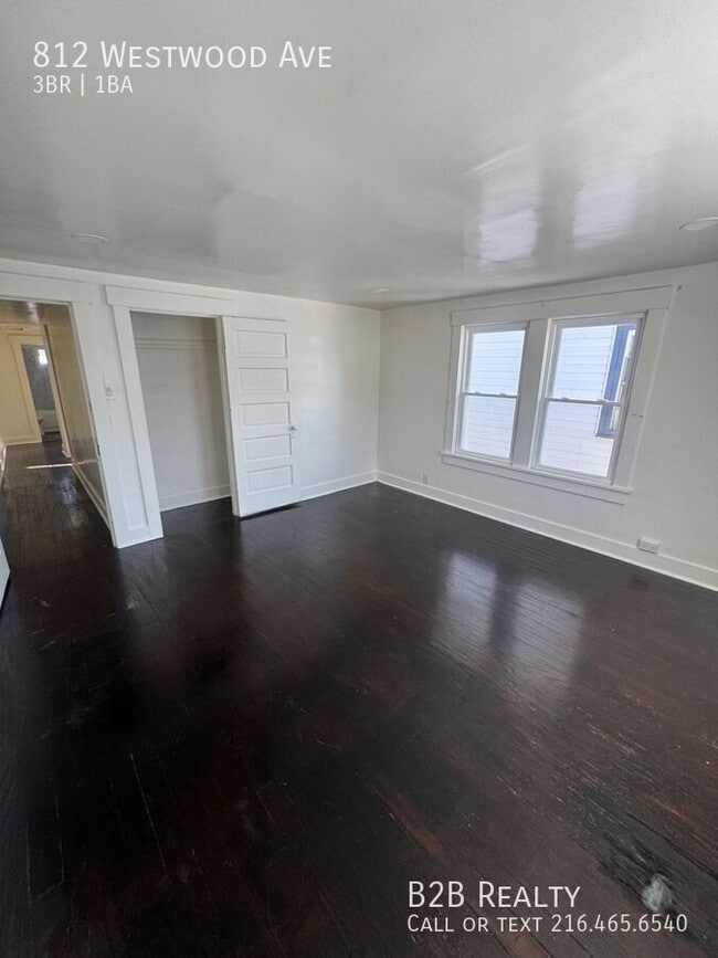 Building Photo - 812 Westwood Ave