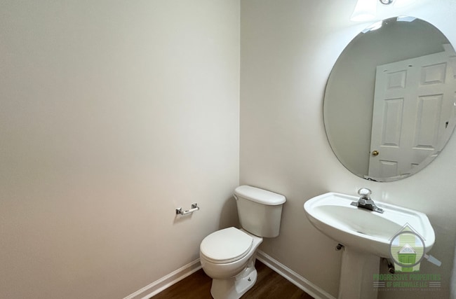 Building Photo - 106 Thurber Way