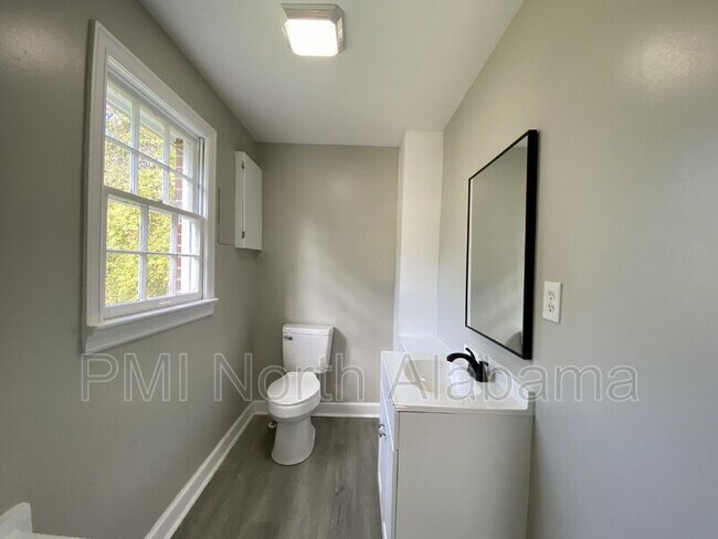 Building Photo - 69 E Lakeside Dr
