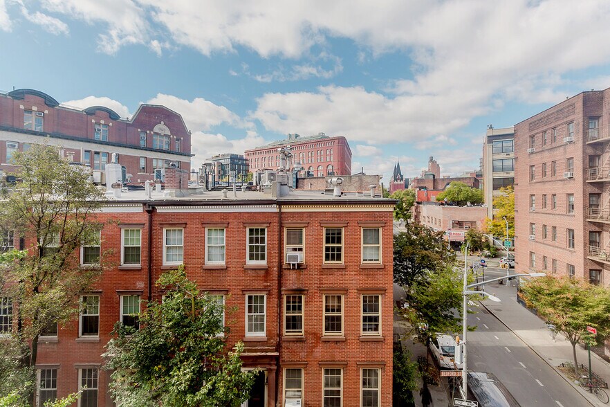 Building Photo - 110 Bedford St