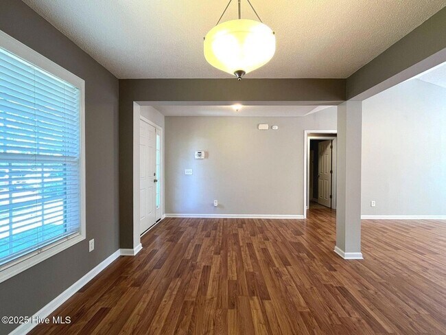Building Photo - 205 Woodgreen Ln