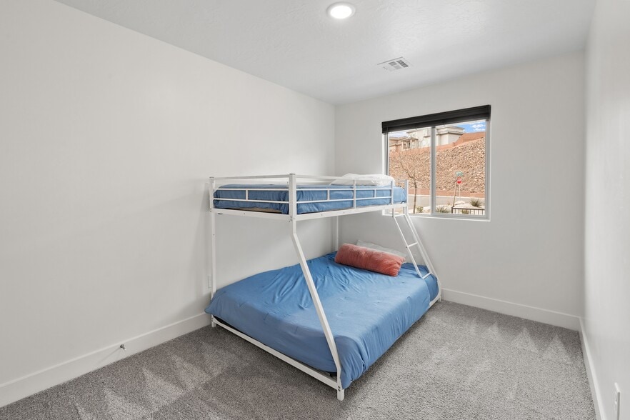 Building Photo - 5862 S Challenger Way