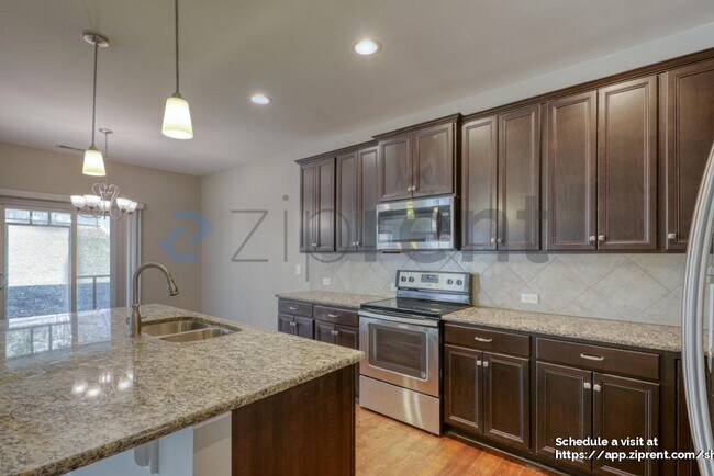 Building Photo - 268 E Webber Ln