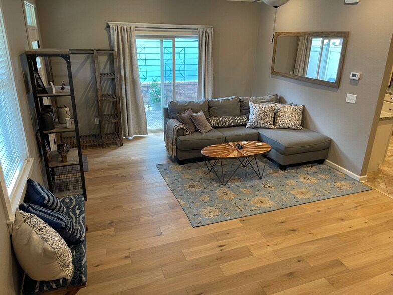 Building Photo - 3810 W Pawnee Rd