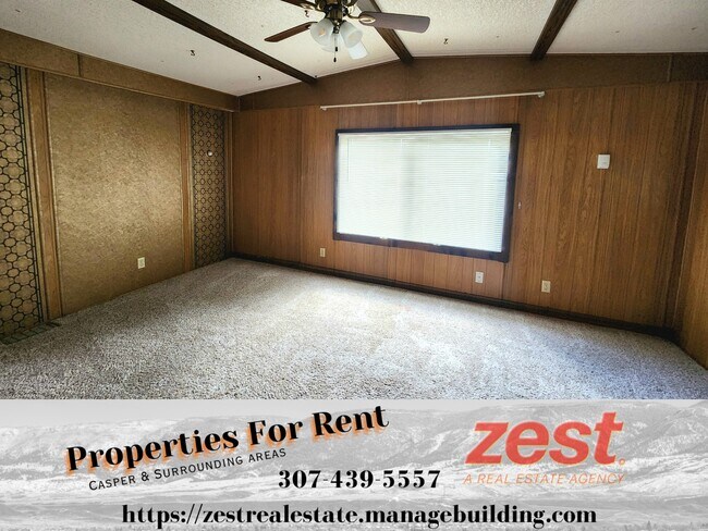 Building Photo - 105 Robbins Ln