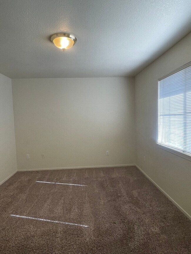 Building Photo - 1390 Serrano Pl