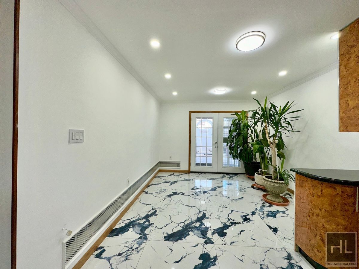 Building Photo - 63 AVENUE