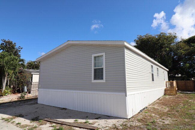 Building Photo - 22868 Dolphin Rd
